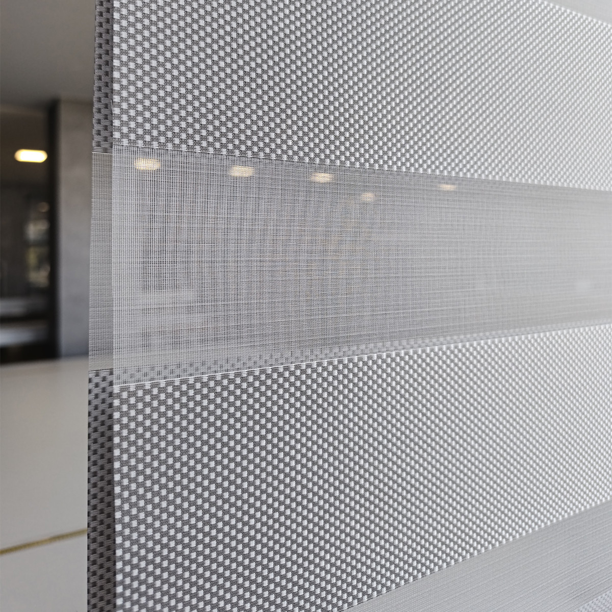 Διπλό ρόλερ Zebra V6 Γκρι Ασημί πικέ ΖΑ29ΑΝ Διπλό ρόλερ Zebra V6 Γκρι Ασημί πικέ ΖΑ29ΑΝ